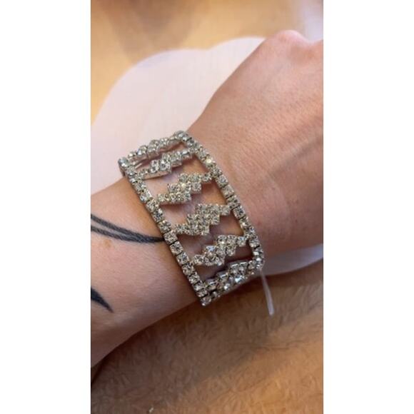 Vintage 1980s Rhinestone Lightning Bolt Sparkling Wide Stretch Bracelet - Picture 3 of 6